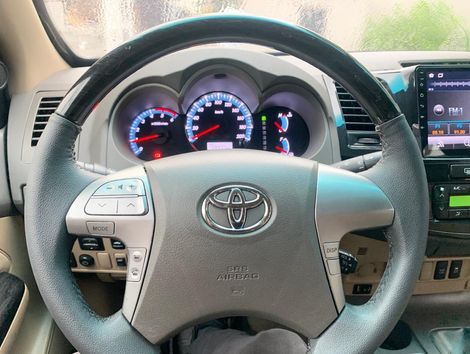 Toyota Hilux SW4 SRV D4-D 4x4 3.0 TDI Dies. Aut