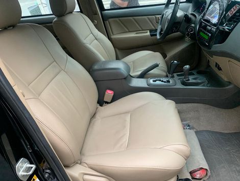 Toyota Hilux SW4 SRV D4-D 4x4 3.0 TDI Dies. Aut