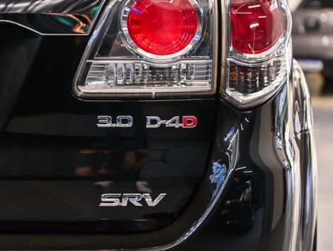 Toyota Hilux SW4 SRV D4-D 4x4 3.0 TDI Dies. Aut
