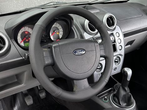 FORD 1.6 MPI SEDAN 8V FLEX 4P MANUAL