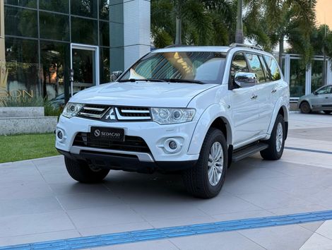 Mitsubishi Pajero DAKAR 3.2 4x4 T.I. Dies. 5p Aut.