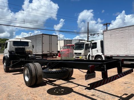 VOLKSWAGEN 13-190 E Worker 2p (diesel)(E5)