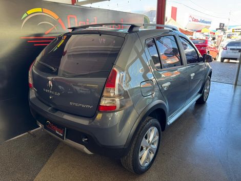 Renault SANDERO STEPWAY Hi-Flex 1.6 16V 5p Aut.