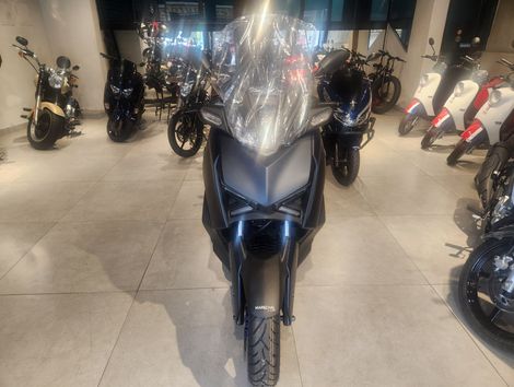  XMAX 250 CONNECT 