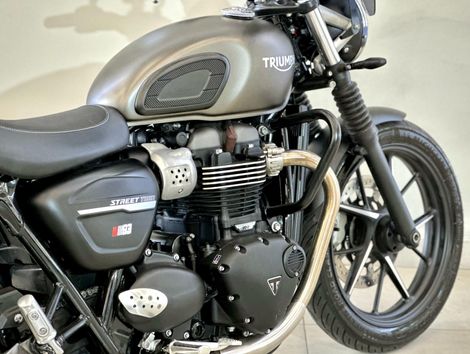 TRIUMPH STREET  TWIN 900cc