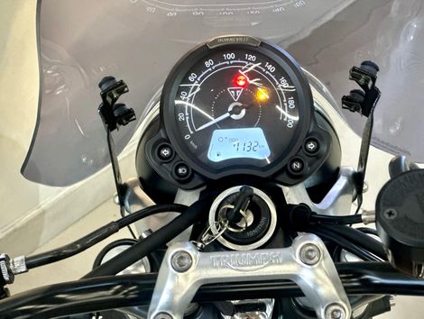 TRIUMPH STREET  TWIN 900cc