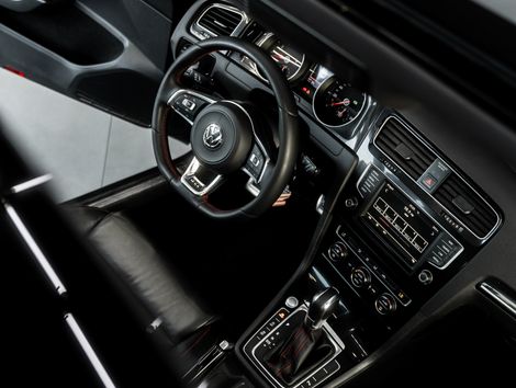 VolksWagen Golf GTi 2.0 TSI 220cv Aut.