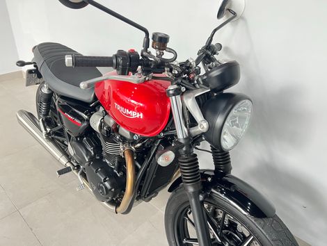 TRIUMPH STREET  TWIN 900cc