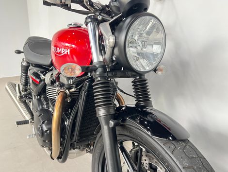 TRIUMPH STREET  TWIN 900cc
