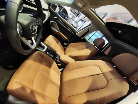 Audi Q3 Performance 2.0 TFSI Tiptr. Quattro