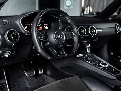 Audi TT 2.0 16v TFSI S-Tronic