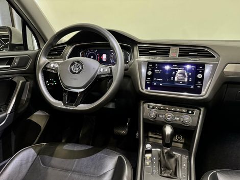 VolksWagen TIGUAN Allspac Comf 250 TSI 1.4 Flex
