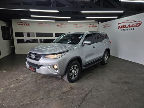 Toyota Hilux SW4 SRV 4x2 2.7 Flex 16V Aut.