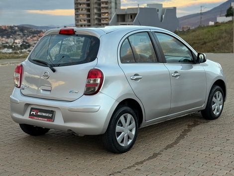 Nissan March 1.0 16V S (Flex)