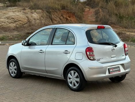 Nissan March 1.0 16V S (Flex)