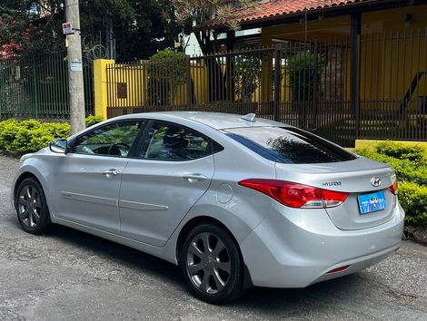 Hyundai Elantra GLS 2.0 16V Flex Aut.
