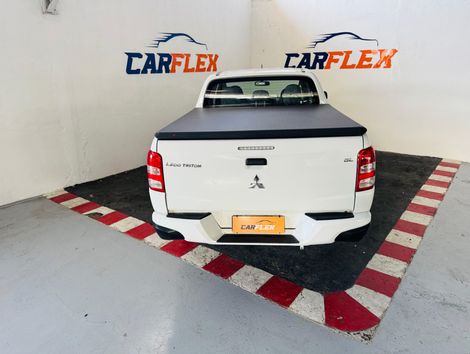 Mitsubishi L200 Tri. Outd. GLX 2.4 CD 4x4 Die. Mec.