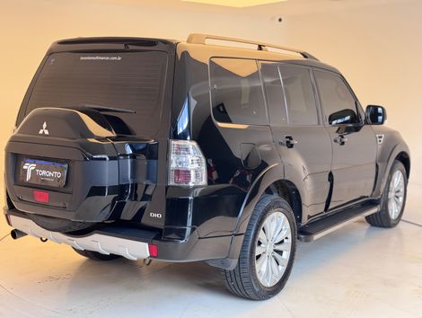 Mitsubishi Pajero HPE 3.2 4x4 T.I. Dies. 5p Aut.