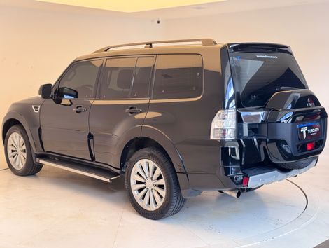 Mitsubishi Pajero HPE 3.2 4x4 T.I. Dies. 5p Aut.