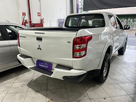 Mitsubishi L200 Tri. Outd. GLX 2.4 CD 4x4 Die. Mec.