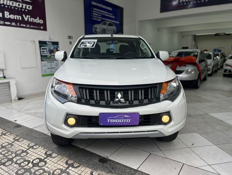 Mitsubishi L200 Tri. Outd. GLX 2.4 CD 4x4 Die. Mec.