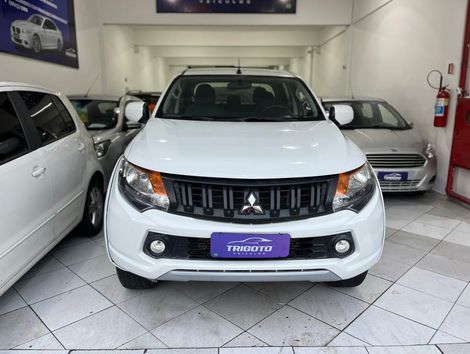 Mitsubishi L200 Tri. Outd. GLX 2.4 CD 4x4 Die. Mec.