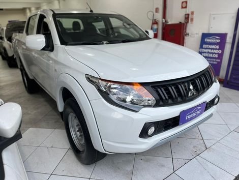 Mitsubishi L200 Tri. Outd. GLX 2.4 CD 4x4 Die. Mec.
