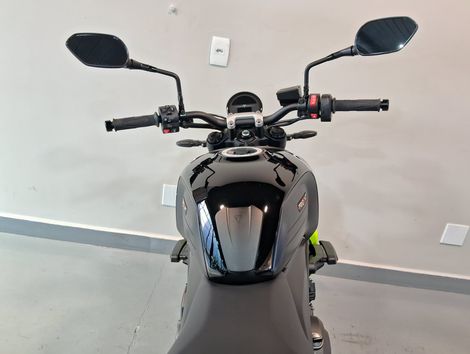 TRIUMPH TRIDENT 660