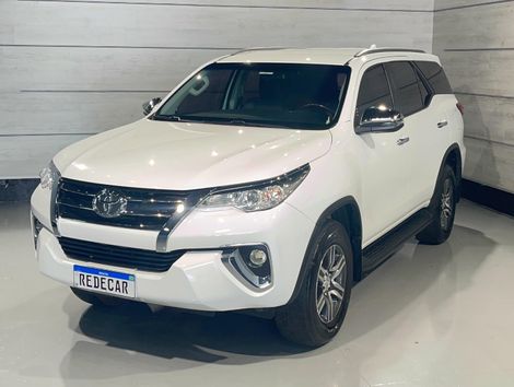 Toyota Hilux SW4 SRV 4x2 2.7 Flex 16V Aut.