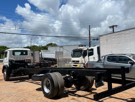 VOLKSWAGEN 13-190 E Worker 2p (diesel)(E5)