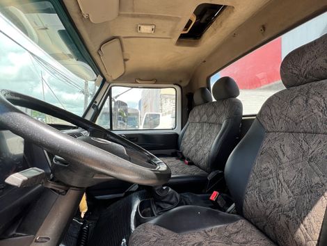 VOLKSWAGEN 13-190 E Worker 2p (diesel)(E5)
