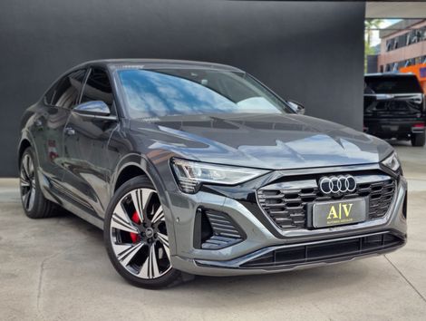 Audi Q8 E-TRON Sportb. Perf. Black (Elétrico)