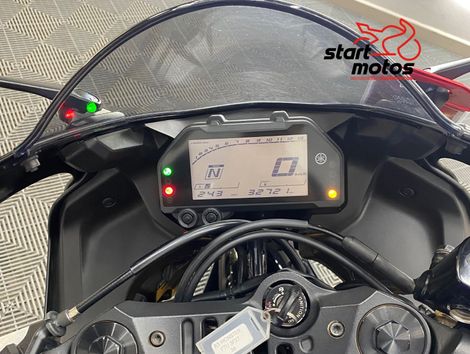 YAMAHA YZF R-3 321/ABS