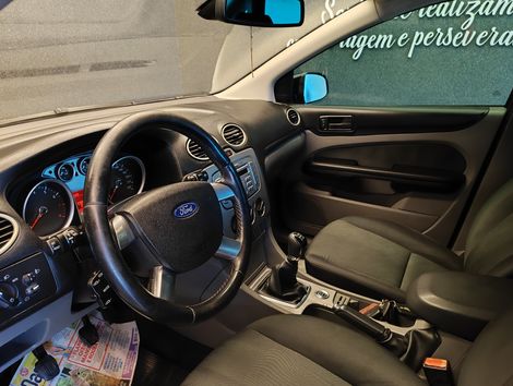 Ford Focus Sedan 2.0 16V/2.0 16V Flex 4p