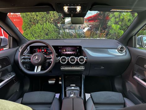 Mercedes GLA 200 AMG Line 1.3 16V TB Aut.(Híb.)