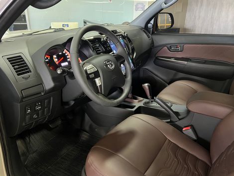 Toyota Hilux CD SRV D4-D 4x4 3.0 TDI Diesel Aut