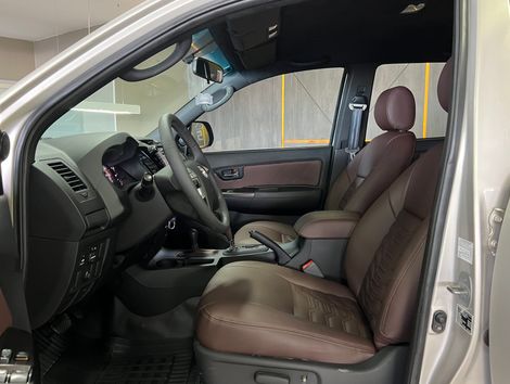 Toyota Hilux CD SRV D4-D 4x4 3.0 TDI Diesel Aut