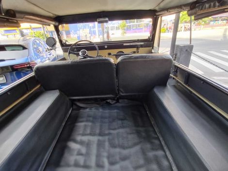 Jeep CJ-5 Fabricante: Willys-Overland do Brasil