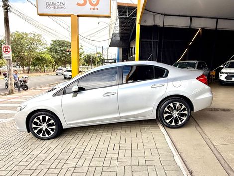 Honda Civic Sedan LXR 2.0 Flexone 16V Aut. 4p