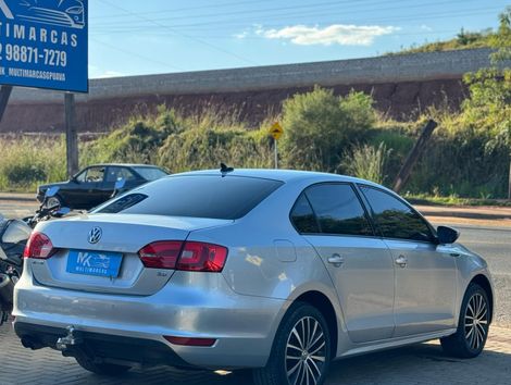 VolksWagen JETTA Comfortline 2.0 T.Flex 8V 4p Tipt.