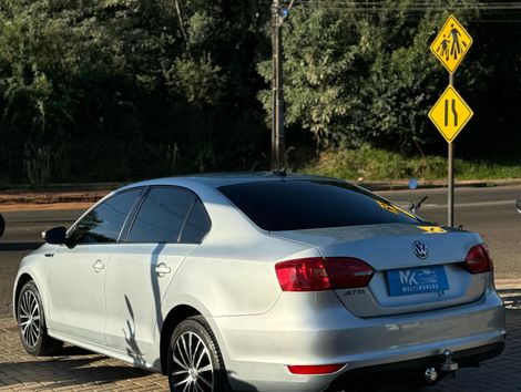 VolksWagen JETTA Comfortline 2.0 T.Flex 8V 4p Tipt.