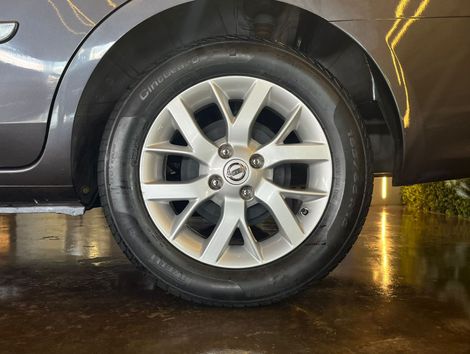 Nissan VERSA SV 1.6 16V FlexStart 4p Aut.