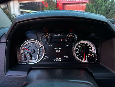 RAM CLASSIC LARAMIE 5.7 CD V8 4X4 Aut.