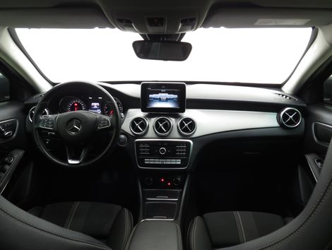Mercedes GLA 200 Night 1.6. TB 16V Flex Aut.