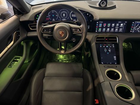 Porsche Taycan (Elétrico)