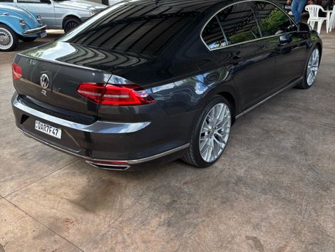 VolksWagen Passat Highline 2.0 TSI 220cv Tip.