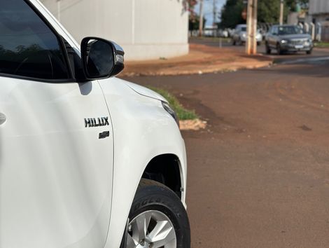 Toyota Hilux CD SRV 4x2 2.7 Flex 16V Aut.