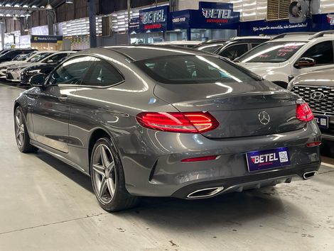Mercedes C-250 Sport Coupe 2.0 16V 211cv Aut.
