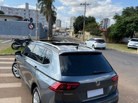 VolksWagen TIGUAN Allspac Comf 250 TSI 1.4 Flex
