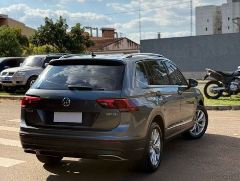 VolksWagen TIGUAN Allspac Comf 250 TSI 1.4 Flex